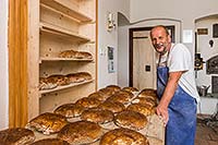 Hausgemachte Brotproduktion - Petráškův dvůr